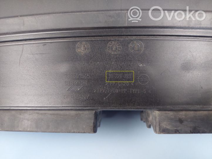 Opel Insignia B Wlot / Kanał powietrza intercoolera 39229793