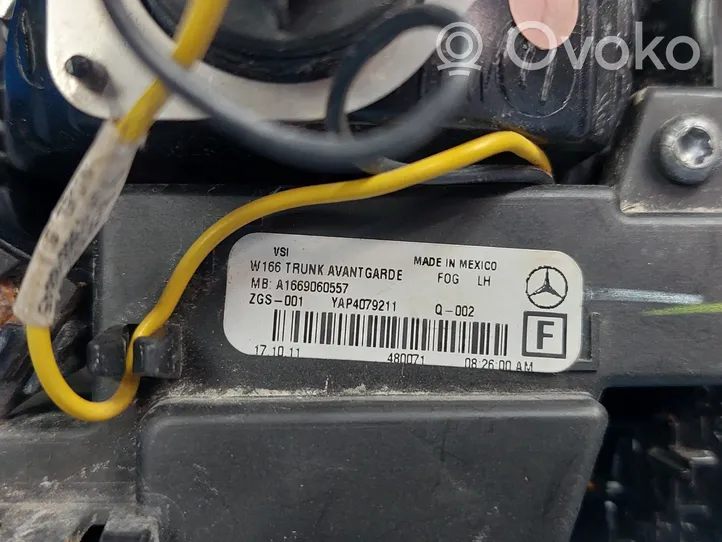 Mercedes-Benz ML W166 Takaluukun takavalot A1669060557