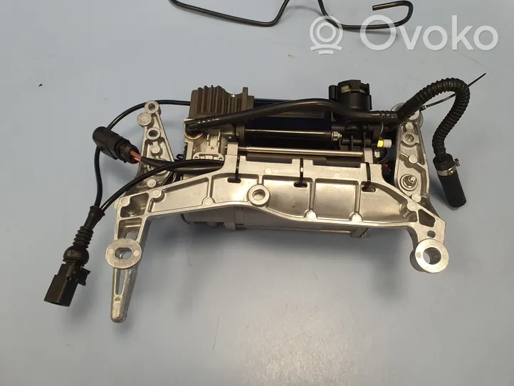 Volkswagen Touareg I Compresseur / pompe à suspension pneumatique 7L0616007A