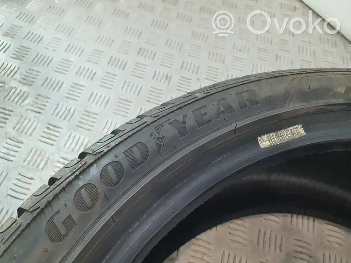 Mini One - Cooper F56 F55 Opony zimowe R19 GOODYEAR