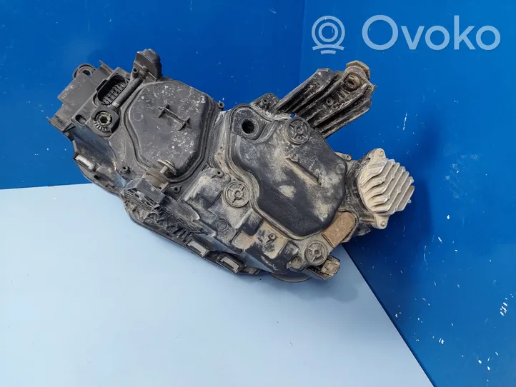 Volkswagen PASSAT B8 Lampa przednia 3G1941082P