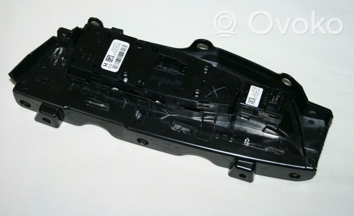 BMW X4 G02 Interrupteur commade lève-vitre 6832729