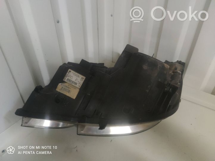 Mercedes-Benz E A207 Lampa przednia A2078205061