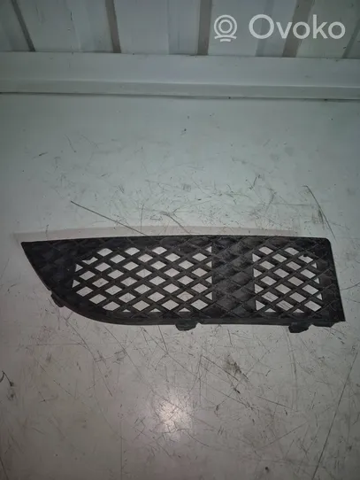 BMW 7 E65 E66 Grille inférieure de pare-chocs avant 7135564