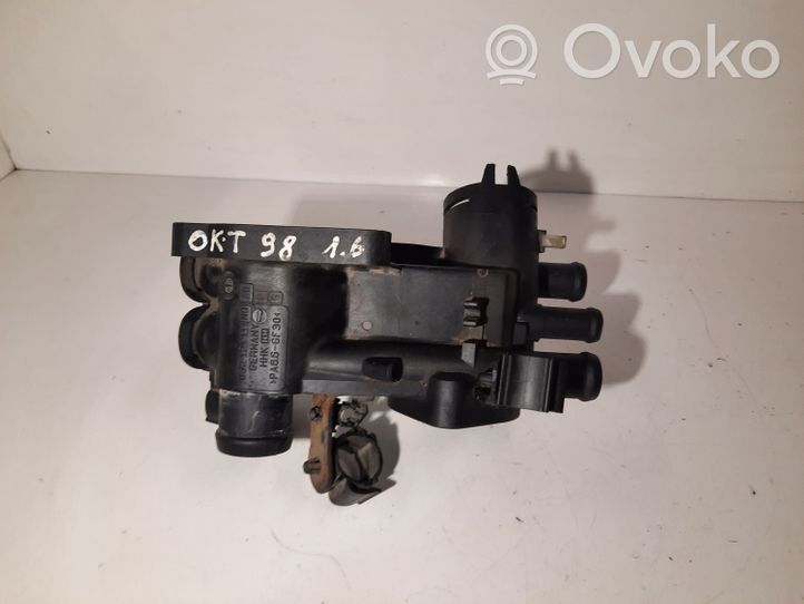 Skoda Octavia Mk1 (1U) Tuyau de liquide de refroidissement moteur 032121111