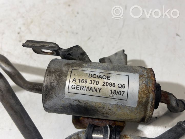 Mercedes-Benz B W245 Gearbox oil cooler pipe/hose A1693702096