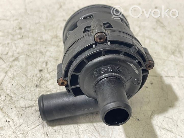 Mercedes-Benz B W245 Pompe de circulation d'eau, chauffage auxiliaire Webasto A2118350367