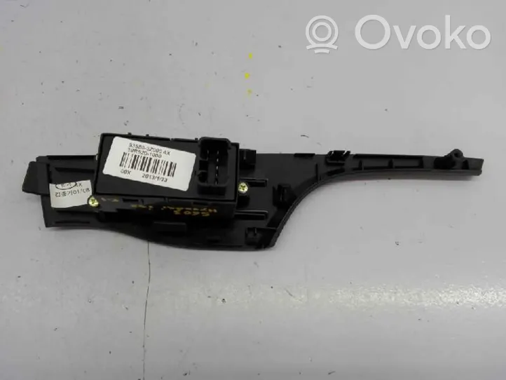 Hyundai i40 Electric window control switch 93583Z000