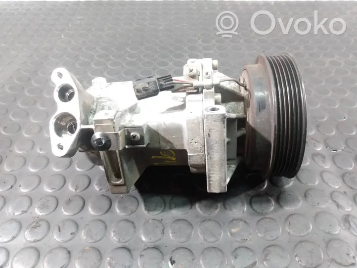 Nissan Juke I F15 Ilmastointilaitteen kompressorin pumppu (A/C) 926003VD0A