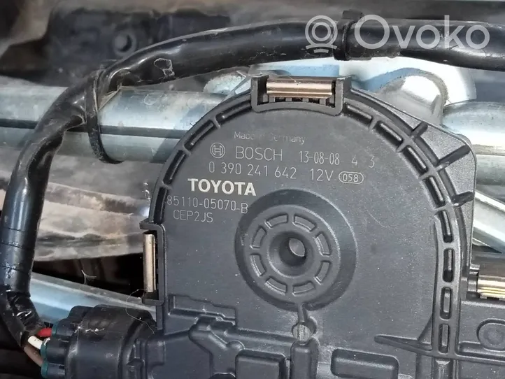 Toyota Avensis T270 Etupyyhkimen vivusto ja moottori 8511005070