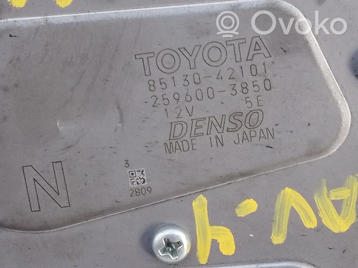 Toyota RAV 4 (XA50) Galinio stiklo valytuvo varikliukas 8513042101
