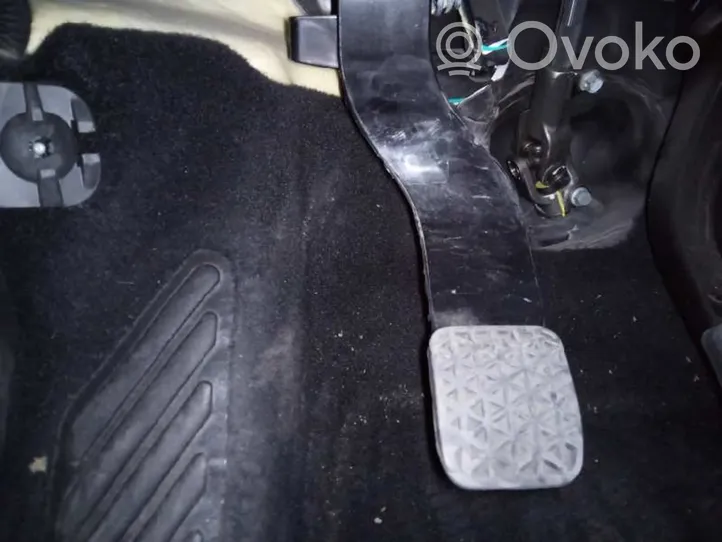 Opel Mokka X Clutch pedal 