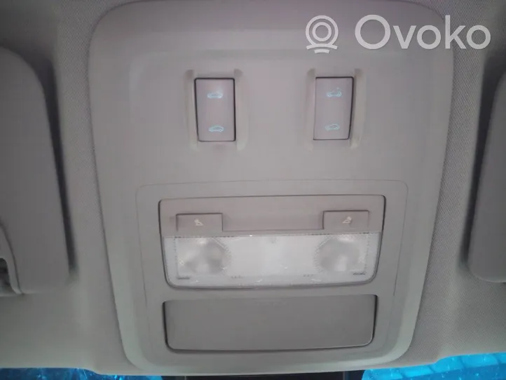 Chevrolet Orlando Rivestimento della console di illuminazione installata sul rivestimento del tetto 