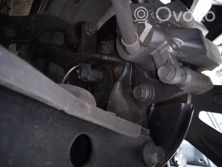 Toyota RAV 4 (XA40) Fuso a snodo con mozzo ruota posteriore 