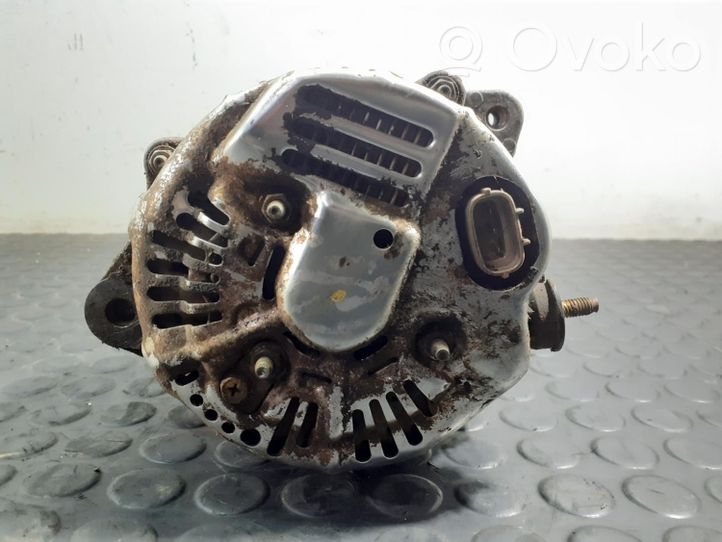 Toyota Land Cruiser (J100) Generatore/alternatore 