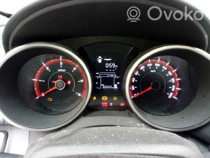 SsangYong Tivoli Geschwindigkeitsmesser Cockpit 8021035100