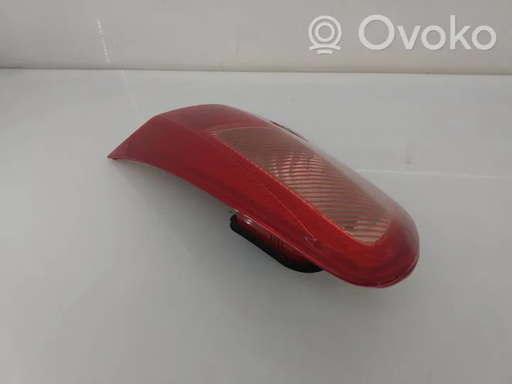 Mitsubishi Lancer VIII Lampy tylnej klapy bagażnika 13287977