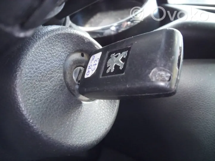 Peugeot 3008 I Ignition key card reader 