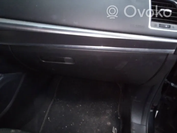 Mazda CX-5 Glove box 