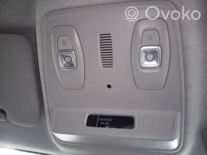 Renault Zoe Panel oświetlenia wnętrza kabiny 