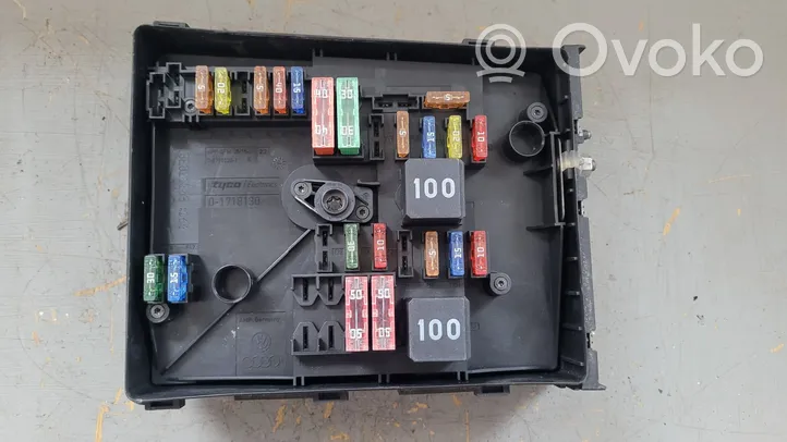 Volkswagen Golf VI Fuse box set 1K0937125B