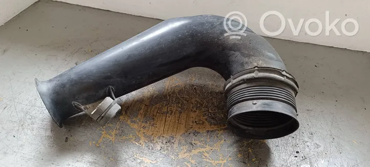 BMW 7 E38 Air intake duct part 1742983