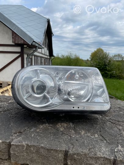 Chrysler 300C Headlight/headlamp 