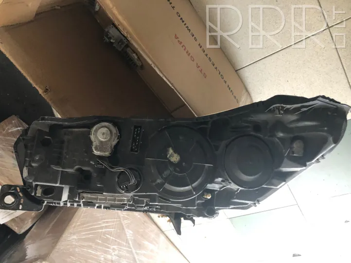 Citroen C5 Lampa przednia 9684845080