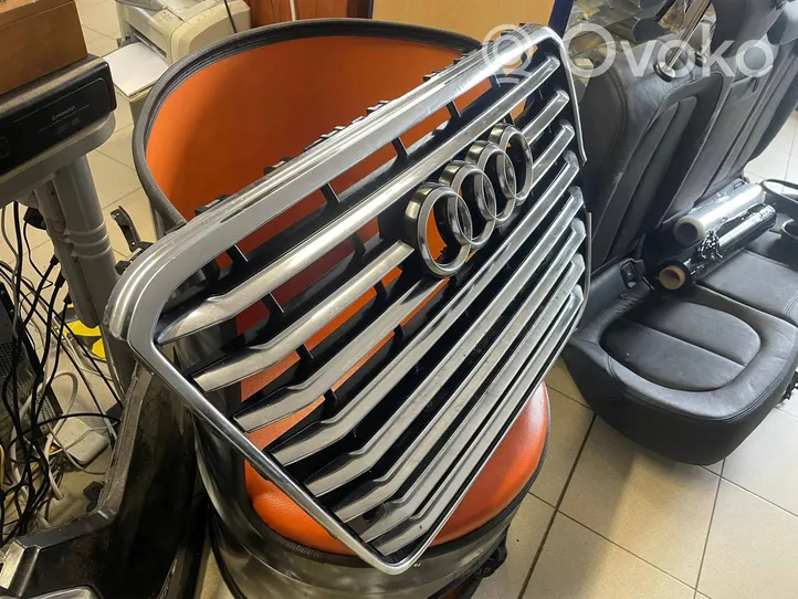 Audi A8 S8 D4 4H Maskownica / Grill / Atrapa górna chłodnicy 4H0853651