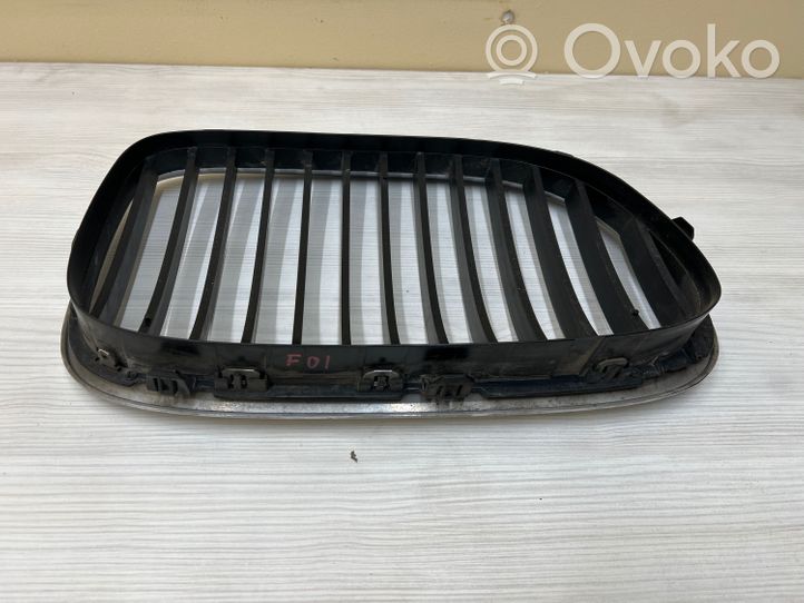 BMW 7 F01 F02 F03 F04 Grotelės priekinės 7184151