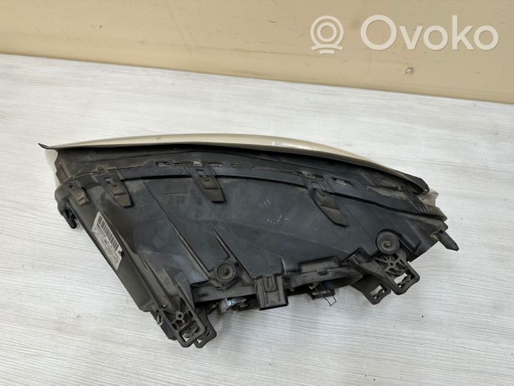 Volvo S80 Lampa przednia 31420014