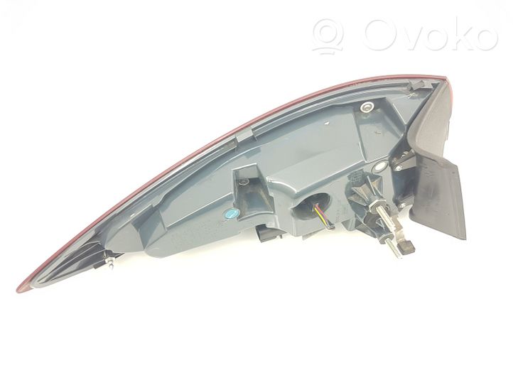 Ford Fusion II Lampa tylna HS7313404AD