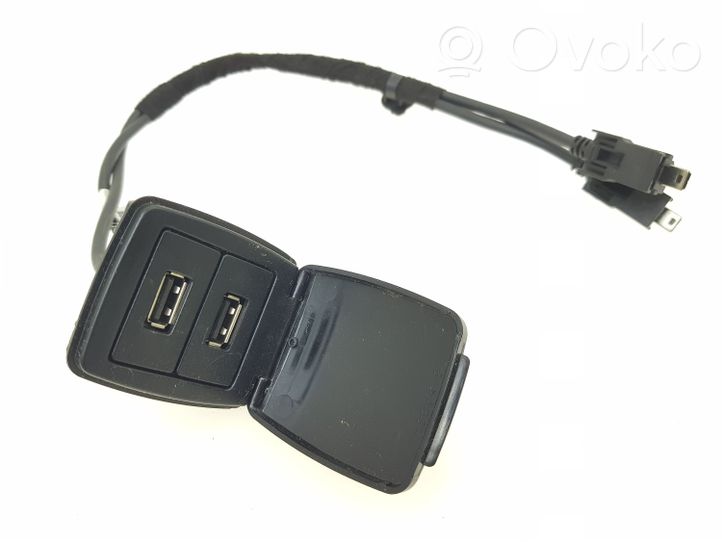 Ford F150 USB-pistokeliitin JU5T14D202