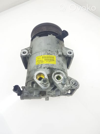 Ford Escape III Ilmastointilaitteen kompressorin pumppu (A/C) GV6119D629