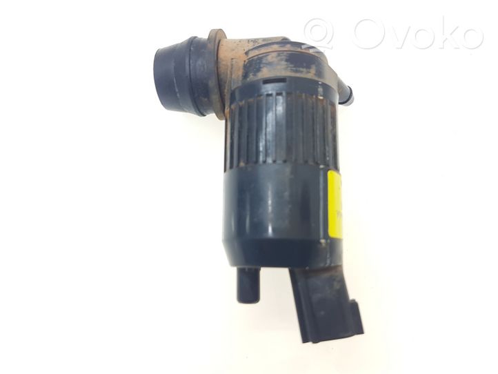 Ford Fusion II Pompe de lave-glace de pare-brise GR2B17664