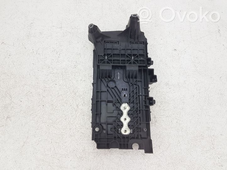 Ford Fusion II Boîte de batterie DG9310723