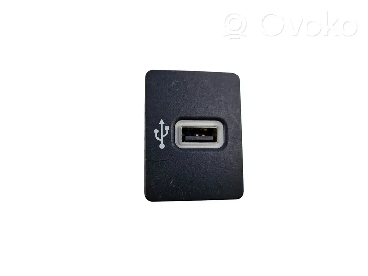 Ford Fusion II Connecteur/prise USB HS7T14F014