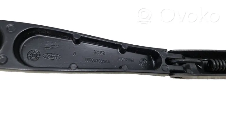 Ford Escape IV Ножка стеклоочистителей лобового стекла LJ6B17526