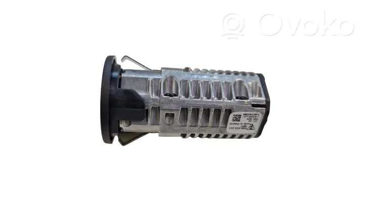 Porsche Macan USB socket connector 95B035