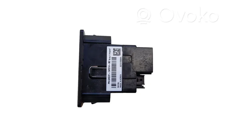 Ford Ranger USB-pistokeliitin HC3T14F014