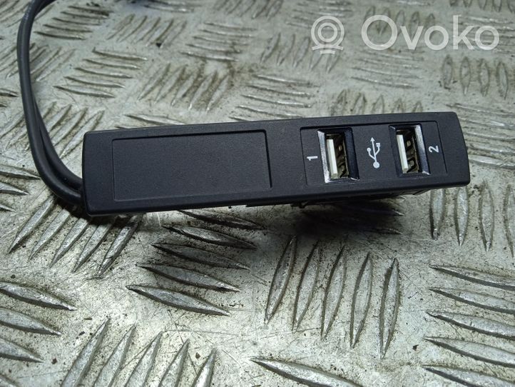 Mercedes-Benz S W222 USB control unit A2228200915