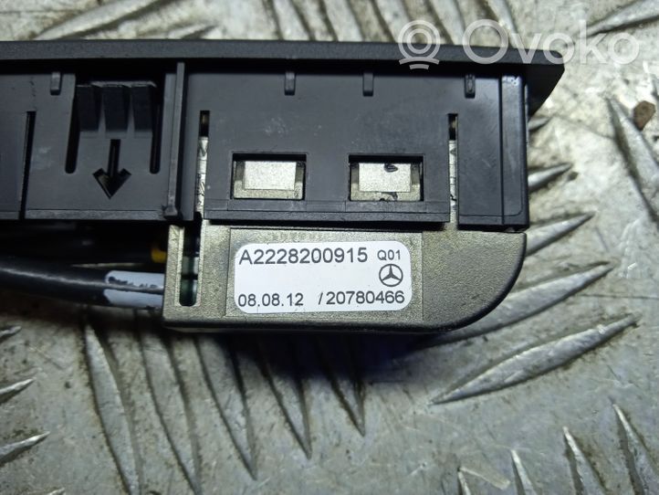 Mercedes-Benz S W222 USB-ohjainlaite A2228200915