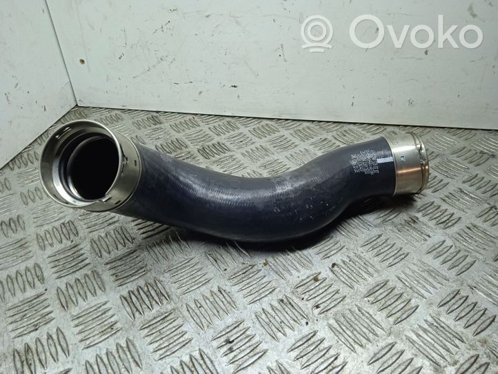 Mercedes-Benz GLA W156 Tube d'admission de tuyau de refroidisseur intermédiaire A2465280282