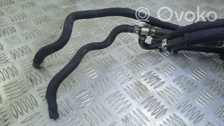 Mercedes-Benz C AMG W204 Tuyau d'alimentation conduite de carburant A6460781881