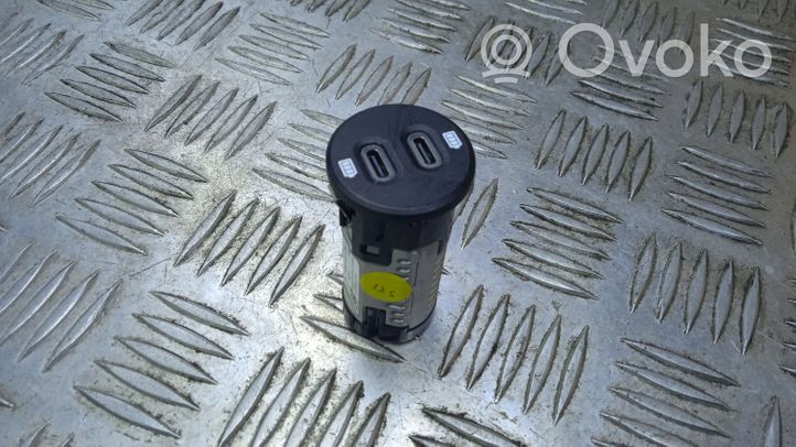 Porsche Macan Connettore plug in USB 95B035252G