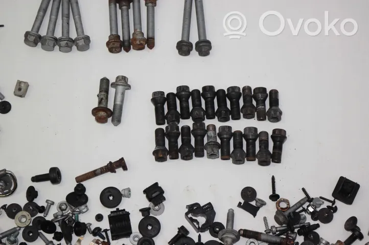 BMW X1 F48 F49 Nuts/bolts 7325651