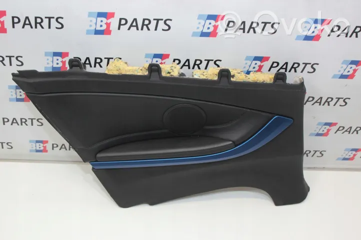 BMW 4 F32 F33 Rivestimento laterale del portellone posteriore/bagagliaio NIEBIESKI