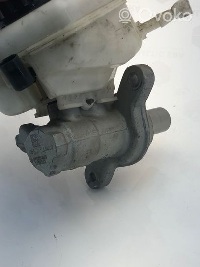 BMW 3 F30 F35 F31 Główny cylinder hamulca 34524C523