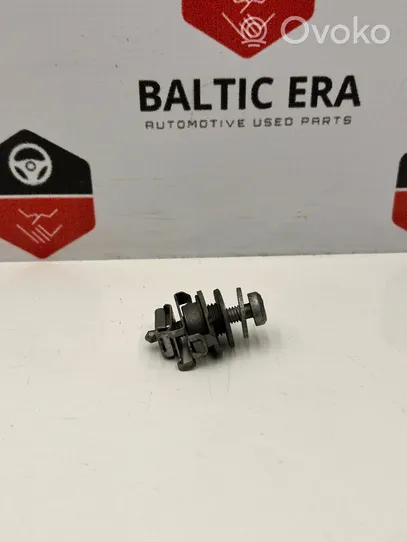 BMW 3 F30 F35 F31 Mutterit/pultit 7222462