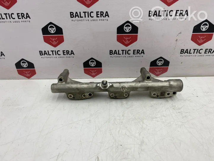 BMW 4 F36 Gran coupe Fuel main line pipe 7643082